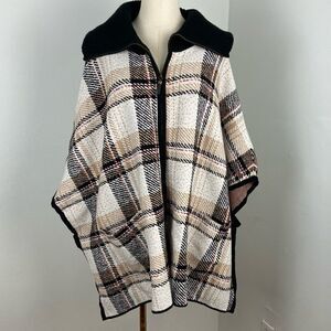 Tahari Women’s S/M Black/Cream Plaid Pancho Sweater Sleeveless Cardigan Zippered